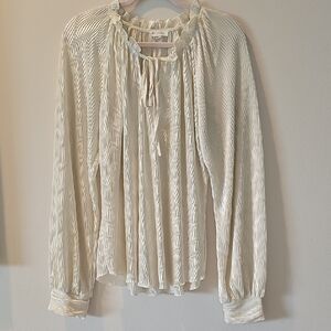 Blu Pepper Cream Pleated Blouse